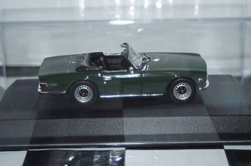 Norev triumph tr6 1970 green 1:43 diecast 350093