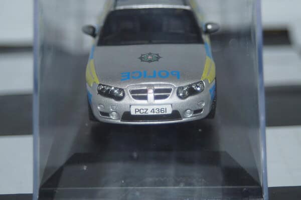 Vanguards mg zt p.s.n.i police vehicle va09304 1:43