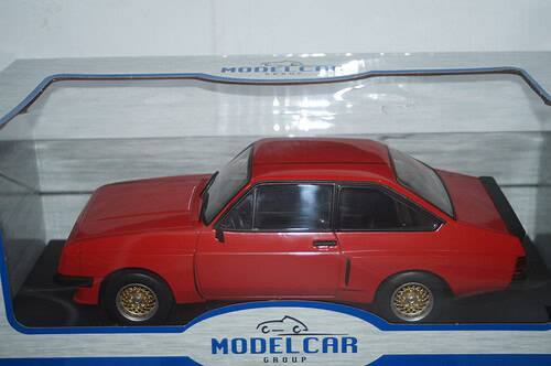 Model car group ford escort mk2 rs2000 x-pack  red mcg18352