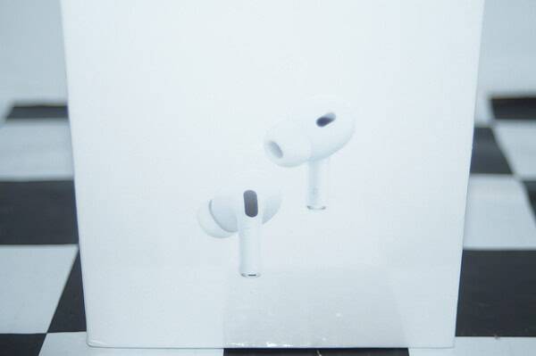 Apple airpods pro 2nd generation -still sealed
