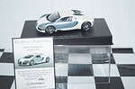 Autoart bugatti eb 16.4 veyron (production car) pearl/ice blue ref 50908(dealer box)