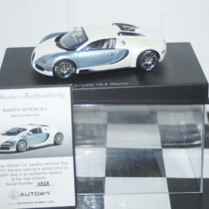 Autoart bugatti eb 16.4 veyron (production car) pearl/ice blue ref 50908(dealer box)