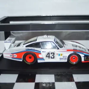 Werk83 porsche 935 moby dick 3.2 twin turbo #43 lemans 1:18 ref w18040001