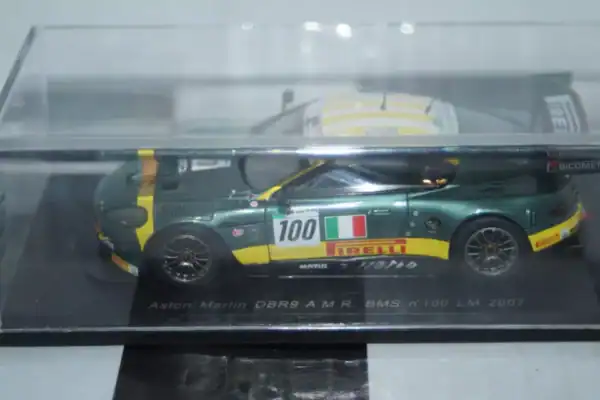 Spark aston martin dbr9 a.m.r bms #100 lm2007 ref s1211 (signed) in 1:43