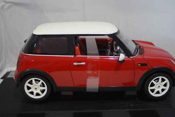 Revell metal mini cooper 2001 in red 1:12 ref 08453