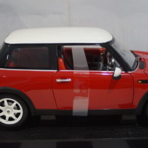 Revell metal mini cooper 2001 in red 1:12 ref 08453