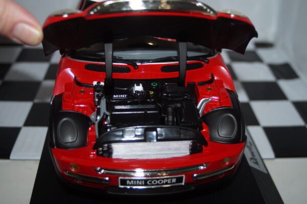 Revell metal mini cooper 2001 in red 1:12 ref 08453