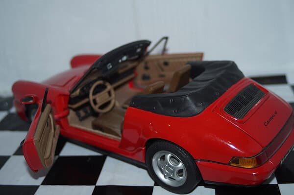 Anson porsche 911 carrera 4 cabriolet in red 1:14 scale ref 30313