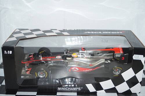 Minichamps mclaren mercedes l.hamilton f1 2011 showcar 530 111873 1:18