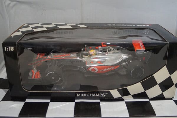 Minichamps mclaren mercedes mp4-24 l.hamilton f1 2009 530 091801 1:18