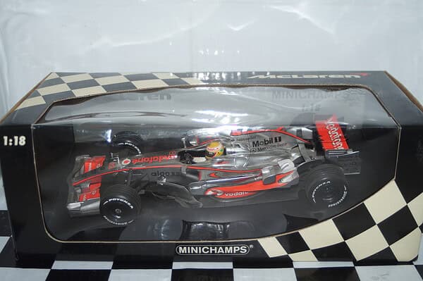 Minichamps mclaren mercedes mp4-28 j.button f1 2013 530 131805 1:18