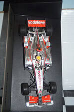 Minichamps mclaren mercedes mp4-28 j.button f1 2013 530 131805 1:18