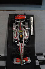 Hotwheels mclaren mercedes mp4-22 l.hamilton 1:18th ref k6634