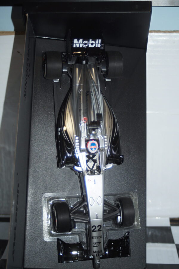 Minichamps mclaren mercedes mp4-29 j.button f1 2012 530 141822 1:18