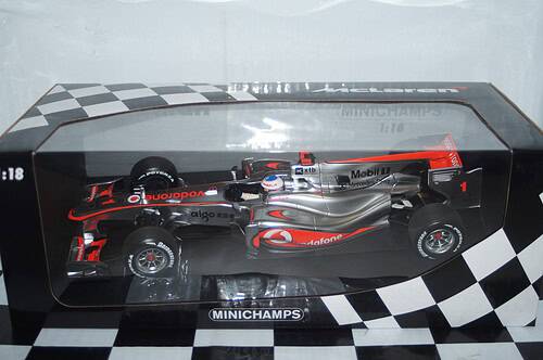 Minichamps mclaren mercedes mp4-25 j.button f1 2010 530 101801 1:18