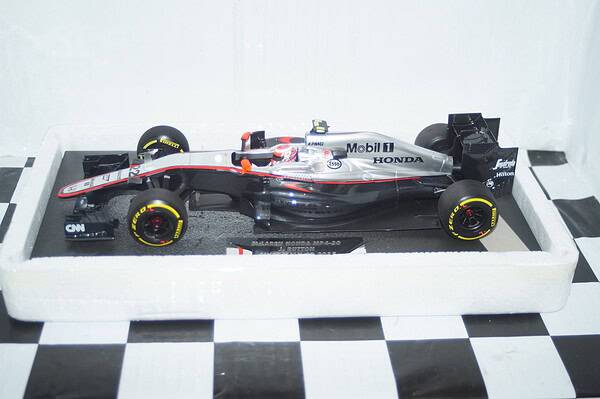 Minichamps mclaren honda mp4-30 j.button 2015 537 151822 1:18