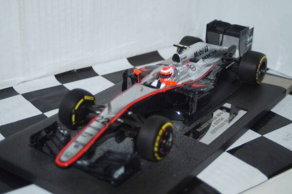 Minichamps mclaren honda mp4-30 j.button 2015 537 151822 1:18
