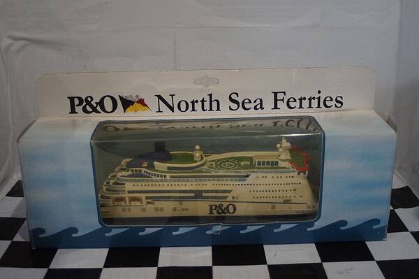 P & o north sea ferries - pride of hull -heavy resin type model ref zf683