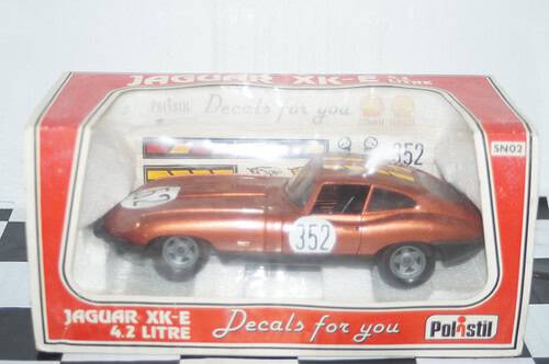 Polistil jaguar xk-e 4.2 litre bronze (boxed including decals) in 1:25 sn02