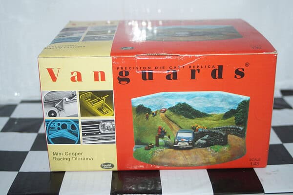 Vanguards mini cooper racing diorama rd2001 1:43 scale