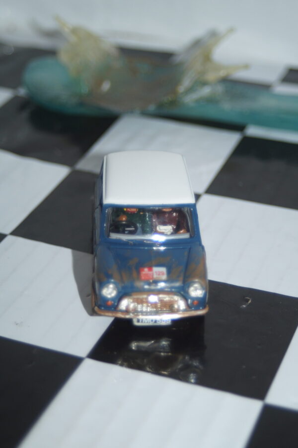 Vanguards mini cooper racing diorama rd2001 1:43 scale