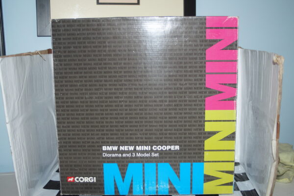 Corgi (based) austin rover mini 30 1959-1989 1:36 (approx)