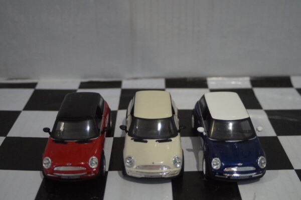 Corgi (based) austin rover mini 30 1959-1989 1:36 (approx)
