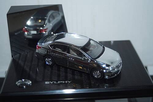 J collection nissan sylphy (nissan dealer boxed) in chrome 02158 1:43