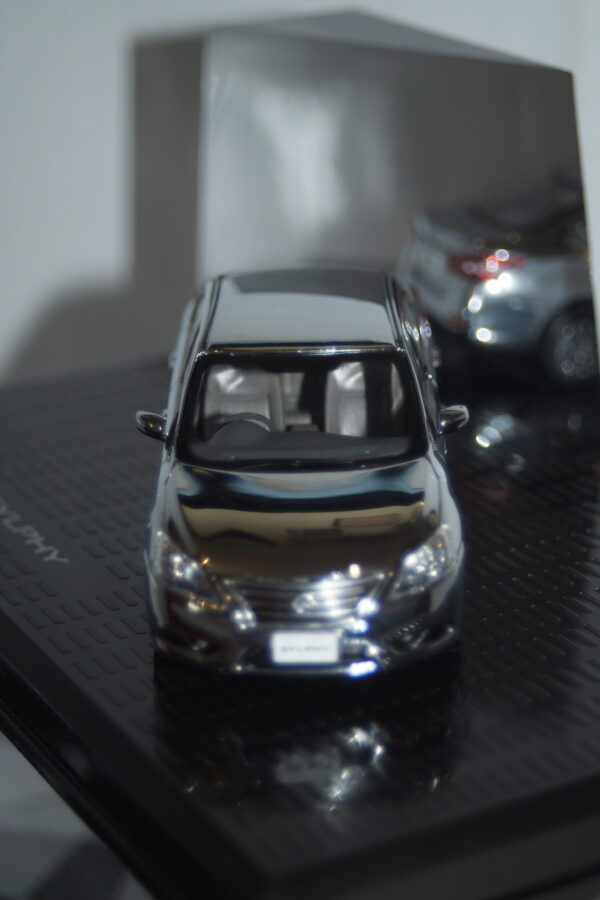J collection nissan sylphy (nissan dealer boxed) in chrome 02158 1:43