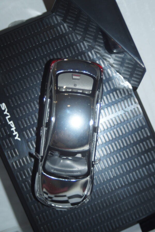 J collection nissan sylphy (nissan dealer boxed) in chrome 02158 1:43