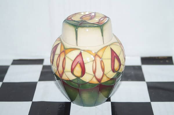 Moorcroft ginger jar "candle glow", nicola slaney 11cm unboxed 2012
