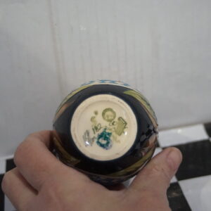 Moorcroft vase royal arrival at windsor castle, nicola slaney 12.5cm unboxed 2013