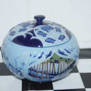 Moorcroft vase royal arrival at windsor castle nicola slaney 12.5cm unboxed 2013