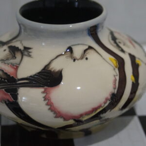 Moorcroft vase "courting birds" , emma bossons 13cm unboxed 2013