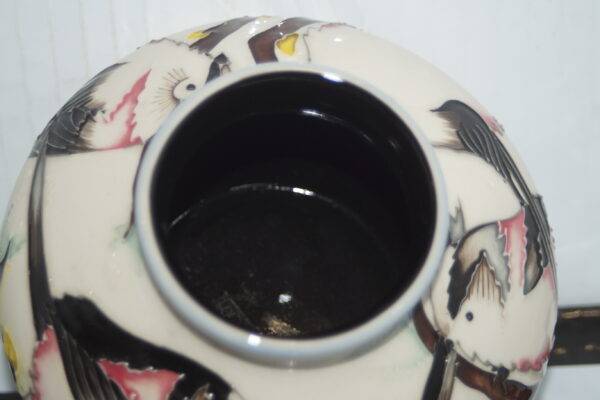 Moorcroft vase "courting birds" , emma bossons 13cm unboxed 2013