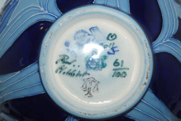 Moorcroft vase royal arrival at windsor castle nicola slaney 12.5cm unboxed 2013