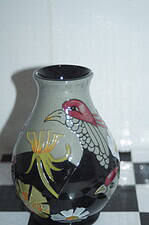Moorcroft vase "courting birds" , emma bossons 13cm unboxed 2013