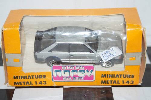 Norev ford escort xr3i 1980's silver 1:43 diecast