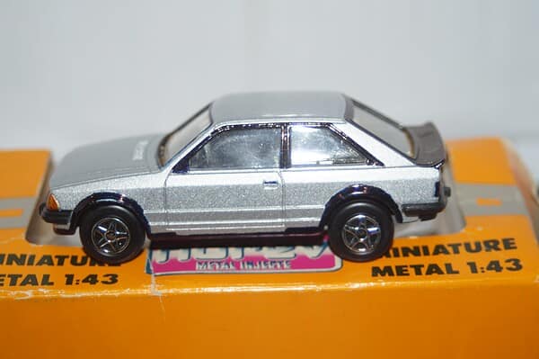 Norev ford escort xr3i 1980's silver 1:43 diecast