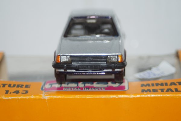 Norev ford escort xr3i 1980's silver 1:43 diecast