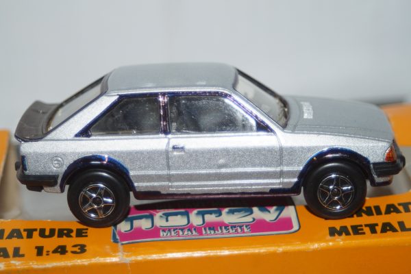 Norev ford escort xr3i 1980's silver 1:43 diecast