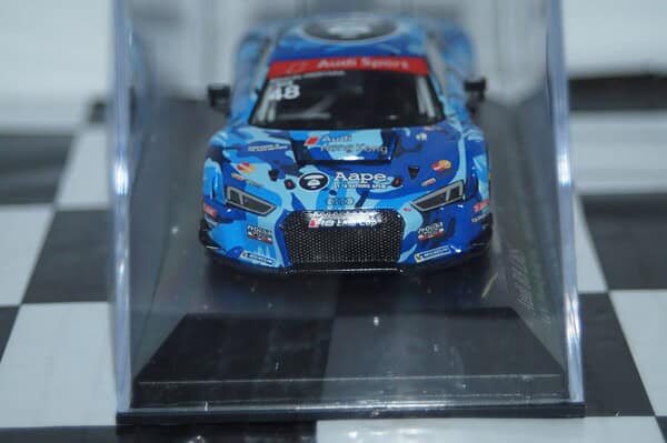Minichamps audi r8 lms cup 2016 sepang race 2 winner 1:43 437 161148