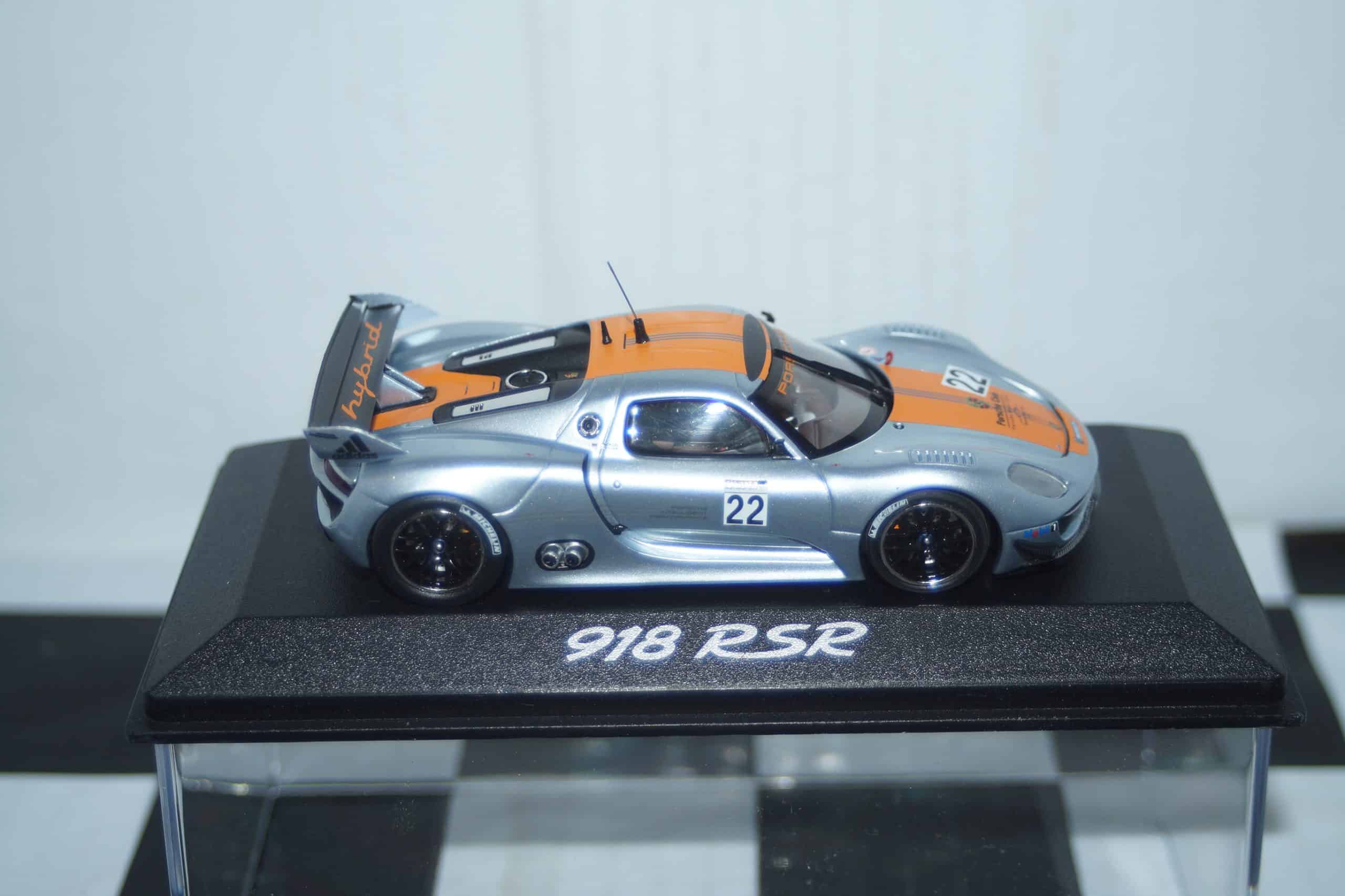 Welly 1:24 Porsche 918 RSR #22 Hybrid Racing silver / orange