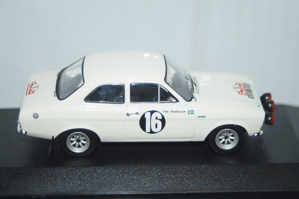 Minichamps ford escort mk1 rs 1600 #16 san remo rally 1968 andersson 400 688116 1:43