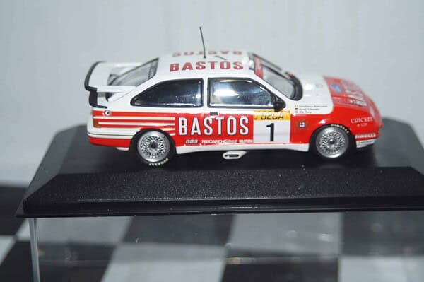 Minichamps ford sierra rs 500 #1 winners 24hr spa 1989 437 898001 1:43