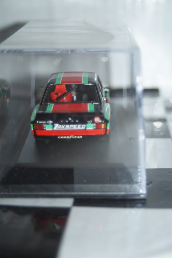 Minichamps ford escort mk2 rs2000 white 400 084300 1:43