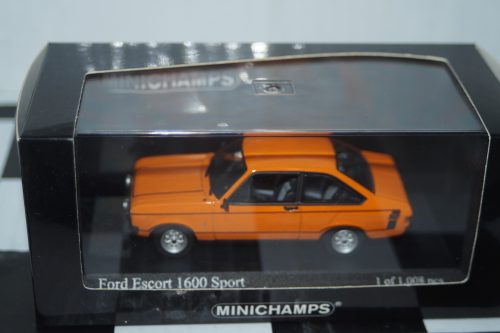 Minichamps ford sierra rs cosworth #6 ypres rally 1989  437 898006 1:43