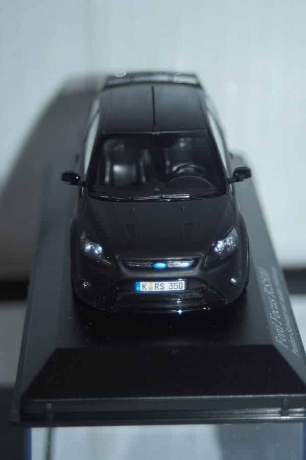Minichamps ford focus rs500 (dealer box) 2010 matt black ltd 500 1:43