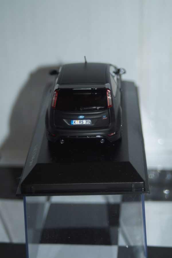 Minichamps ford focus rs500 (dealer box) 2010 matt black ltd 500 1:43