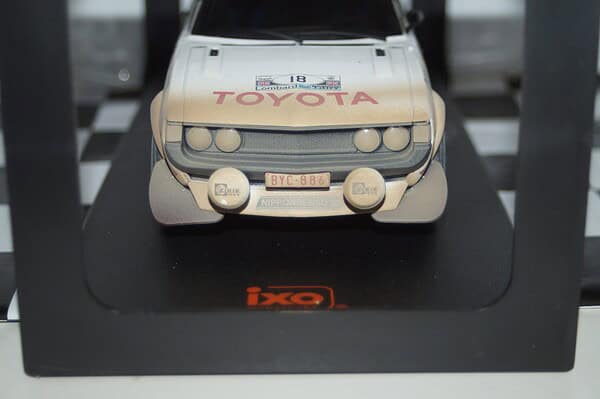 Ixo toyota celica 2000 gt(ra21) #18 rac rally 1977 j-l.therier 1:18 18rmc189c